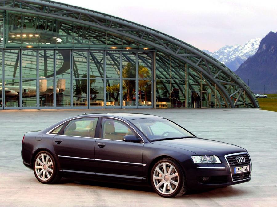  Audi A8 L 6.0 Quattro (D3) 2005 года  (фото 8 из 21)